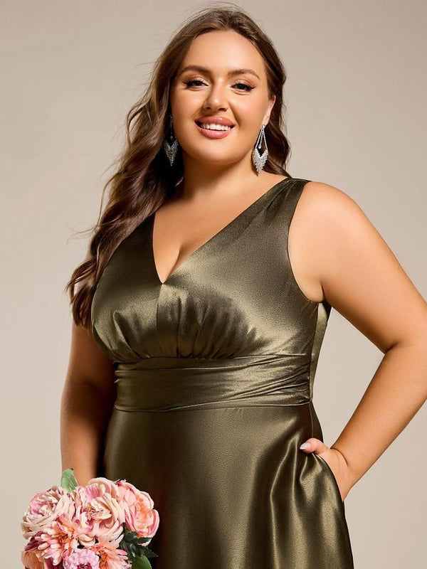 pretty INDY|Plus Size Satin Empire Waist Maxi Bridesmaid Dress with Pockets