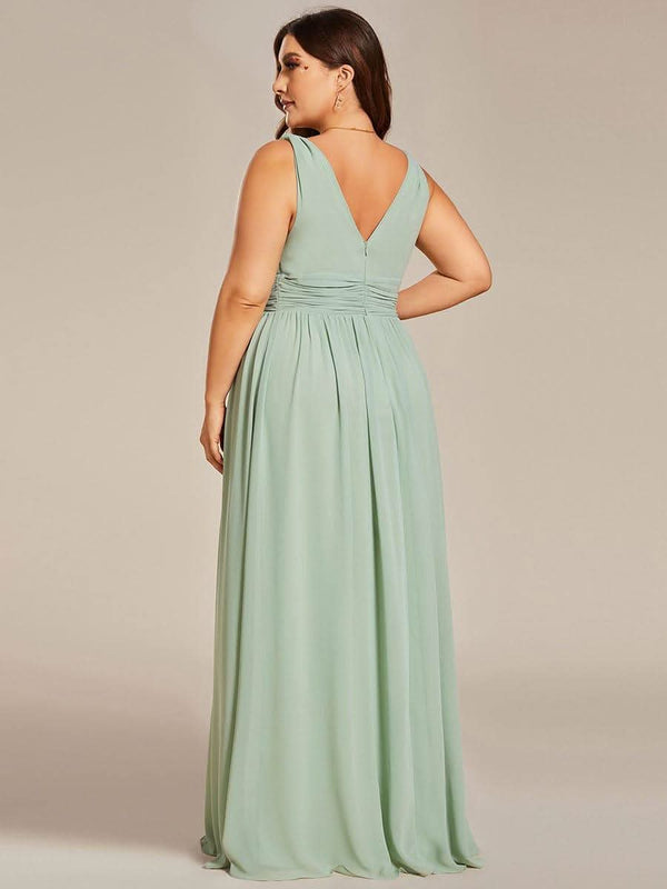 pretty HUSH|Plus Size Sleeveless V-Neck Chiffon Semi Bridesmaid Dress